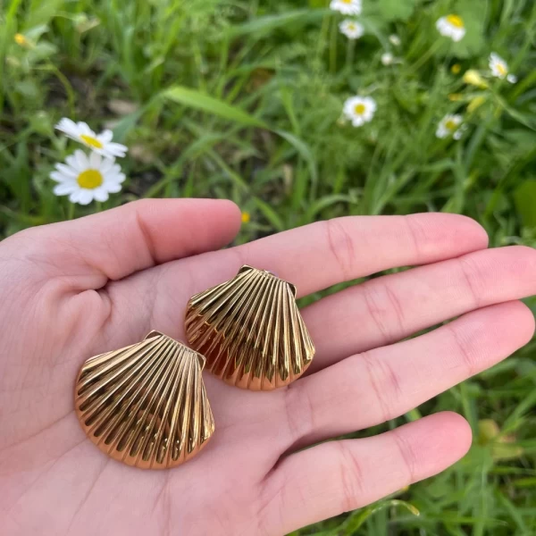 Shell Earrings(gold or silver)